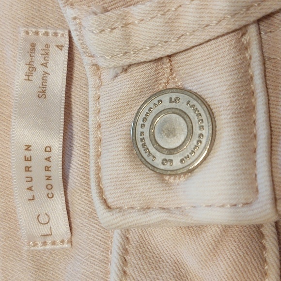 Lauren Conrad Women’s Blush Pink Denim Jeans - Picture 4 of 6